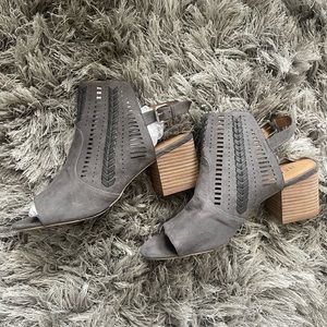 Report Hanelli Ankle Bootie